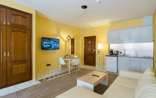 Hotel La Palmera Alhaurin el Grande Bagian luar foto